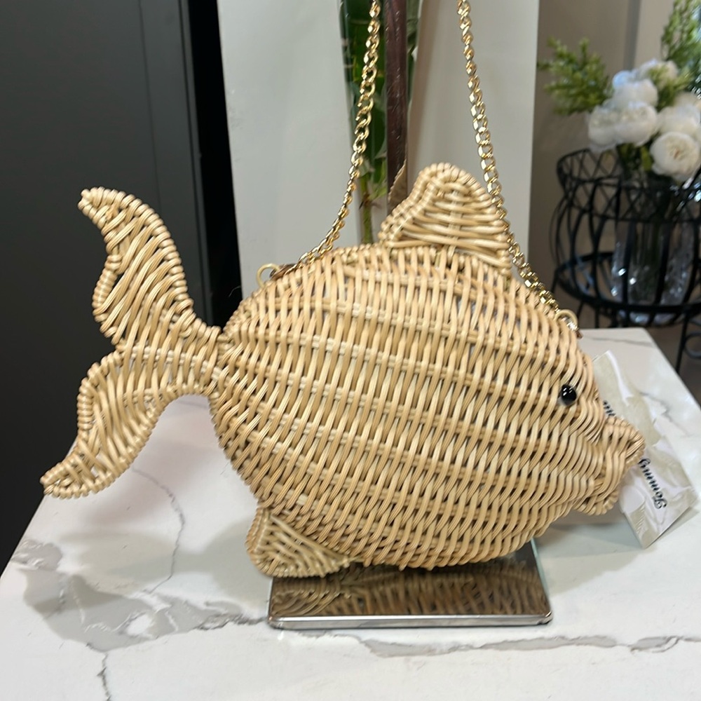 Tommy Bahama Natural Rattan Wicker Woven Fish Bag Crossbody or Clutch - NWT - Picture 3 of 11
